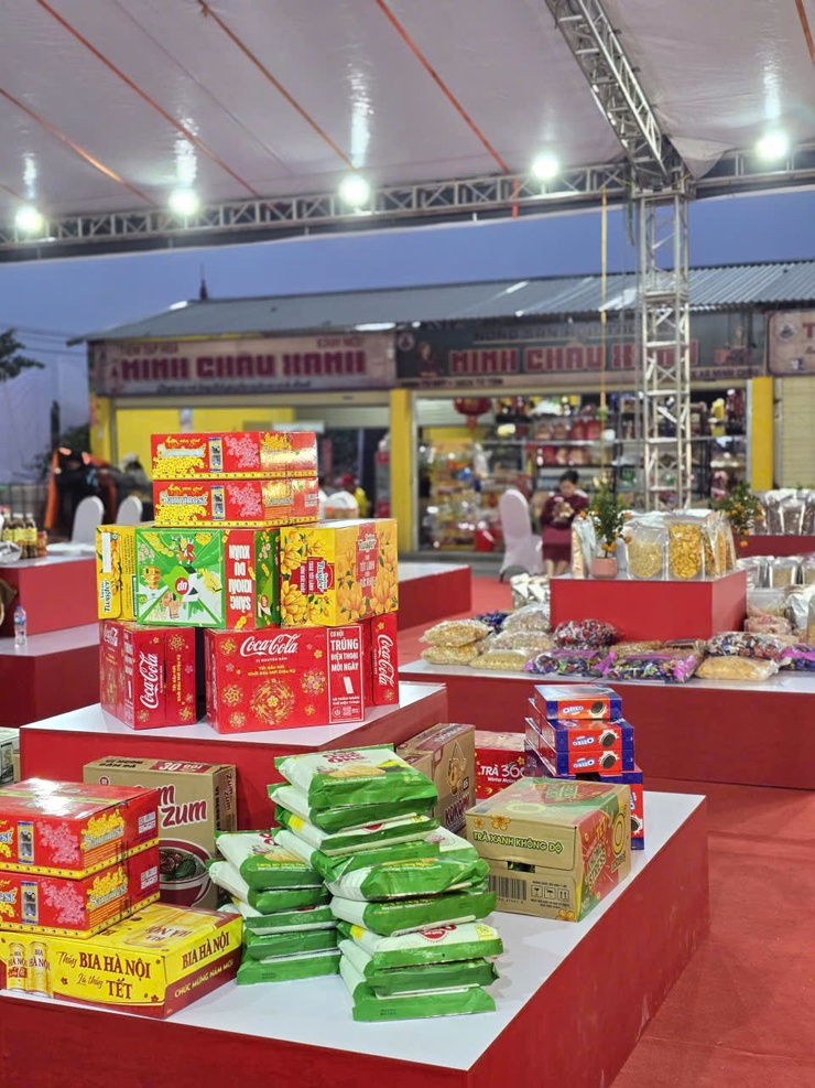 Hội chợ hoa xuân Tết Bính Ngọ 2026 tại 04 điểm xã Minh Châu, Kiều Phú, Ô Diên, Liên Minh thành công tốt đẹp- Ảnh 4.