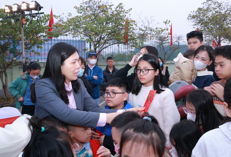 Hanoi arranges 26 free buses for workers' Tet homecoming- Ảnh 3.