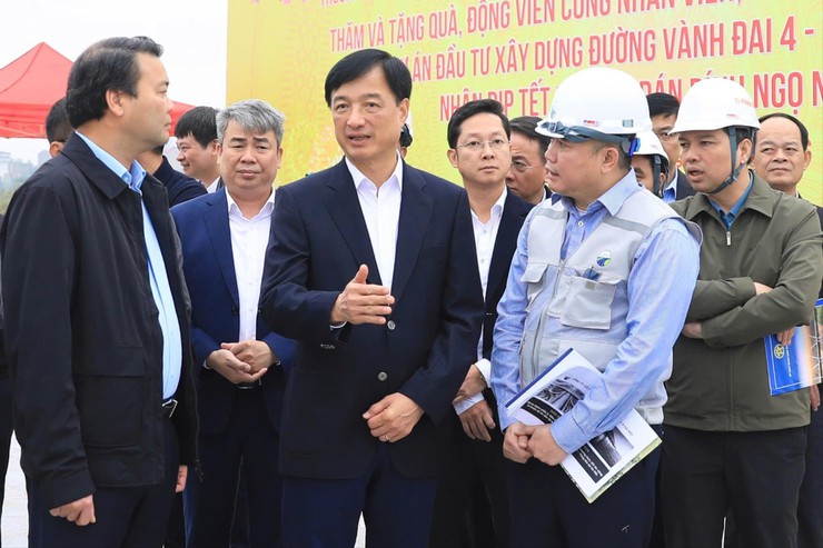 Hanoi Party chief urges swift action on Ring Road 4- Ảnh 3.