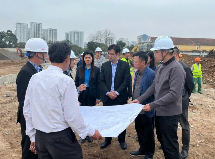 Động viên, tặng quà công nhân thi công xuyên Tết tại các dự án hồ điều hòa- Ảnh 3.