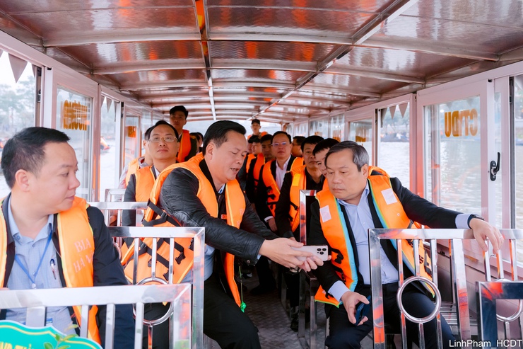 Chủ tịch UBND thành phố Hà Nội Vũ Đại Thắng kiểm tra công tác tổ chức Lễ hội Du lịch Chùa Hương năm 2026- Ảnh 11.