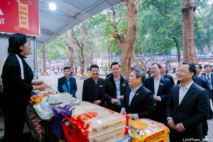 Chủ tịch UBND thành phố Hà Nội Vũ Đại Thắng kiểm tra công tác tổ chức Lễ hội Du lịch Chùa Hương năm 2026- Ảnh 10.