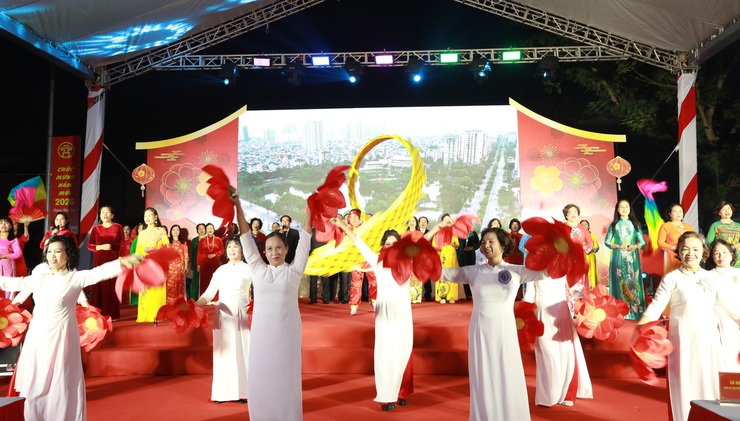 Khai mạc chợ hoa Xuân phường Tương Mai- Ảnh 5.