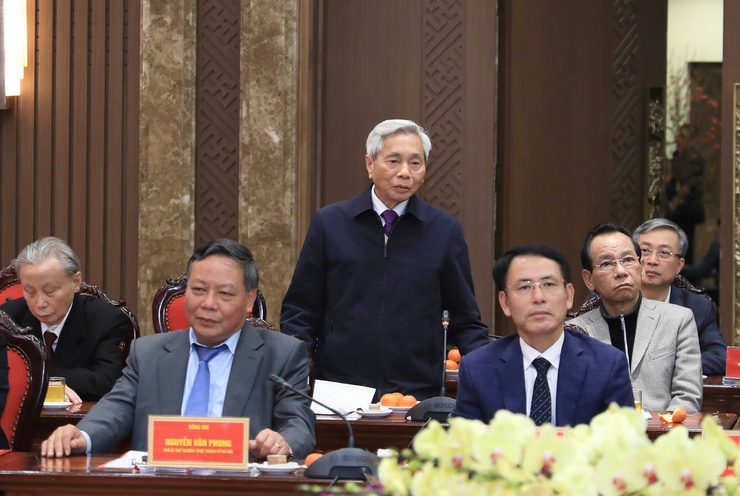 Thành ủy Hà Nội gặp mặt nguyên lãnh đạo Thành phố qua các thời kỳ- Ảnh 5.