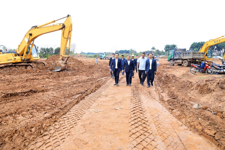 Chủ tịch UBND thành phố Hà Nội Vũ Đại Thắng kiểm tra, chúc Tết tại một số công trường thi công các dự án chống úng ngập- Ảnh 12.