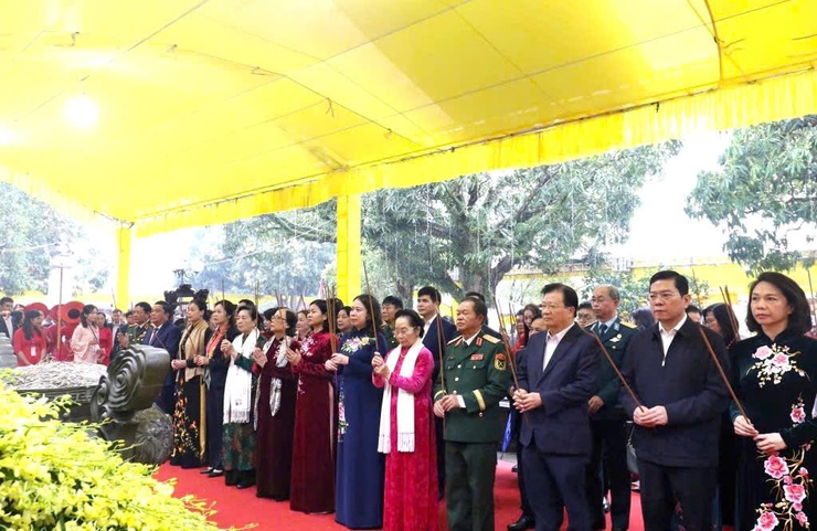 Phó Chủ tịch nước Võ Thị Ánh Xuân dự khai hội đền Hai Bà Trưng- Ảnh 3.