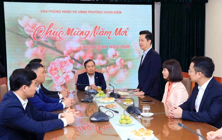 Chủ tịch Hà Nội Vũ Đại Thắng: Giải quyết thủ tục kịp thời, tận tâm phục vụ Nhân dân ngay từ những ngày đầu xuân- Ảnh 9.