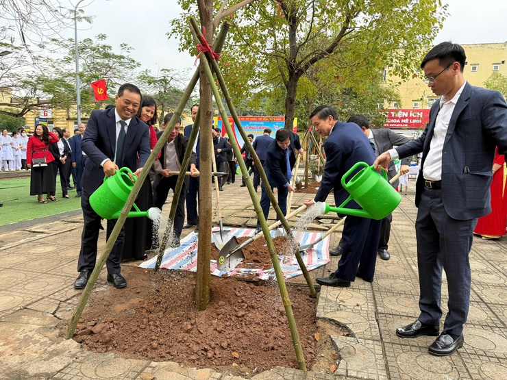 Ngành Y tế Hà Nội giao ban đầu Xuân và phát động Tết trồng cây 2026- Ảnh 3.
