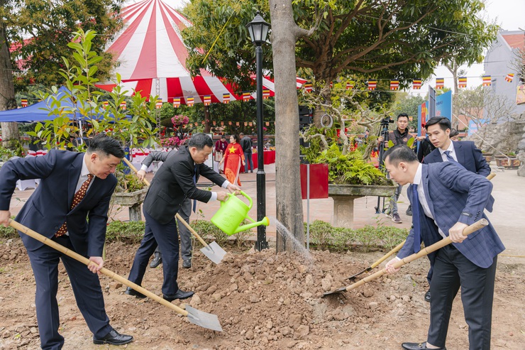 Phường Phúc Lợi phát động “Tết trồng cây đời đời nhớ ơn Bác Hồ” xuân Bính Ngọ 2026- Ảnh 6.