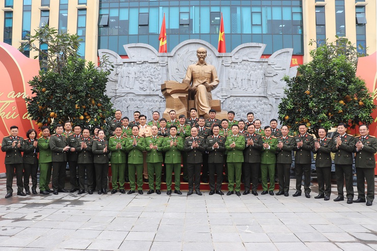 Công an thành phố Hà Nội đảm bảo tuyệt đối an toàn dịp Tết Nguyên đán Bính Ngọ 2026- Ảnh 3.