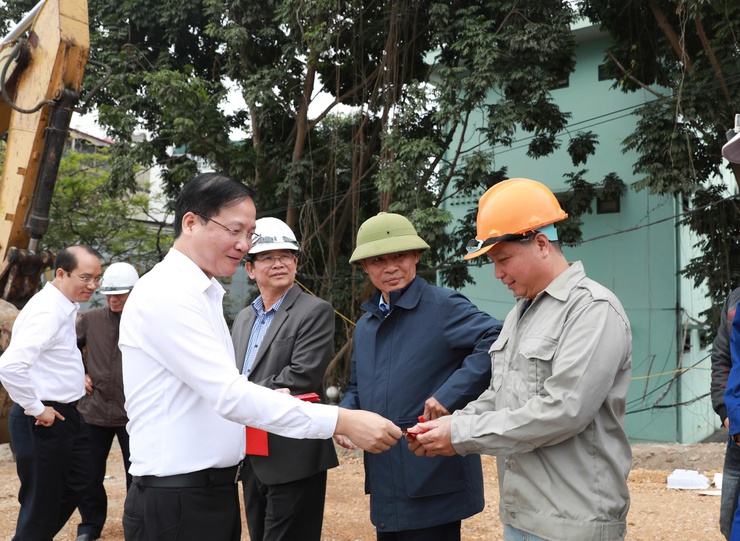 Tập trung đưa dự án nâng cấp, mở rộng đường Lĩnh Nam về đích đúng tiến độ- Ảnh 3.