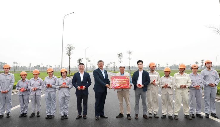 Phó Chủ tịch UBND Thành phố Nguyễn Mạnh Quyền kiểm tra, động viên sản xuất đầu Xuân Bính Ngọ 2026- Ảnh 8.