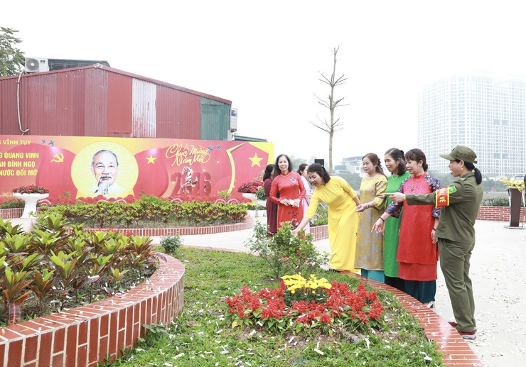 Phường Vĩnh Tuy: Khánh thành giai đoạn 1 Dự án cải tạo, sửa chữa Ao cá Bác Hồ- Ảnh 4.