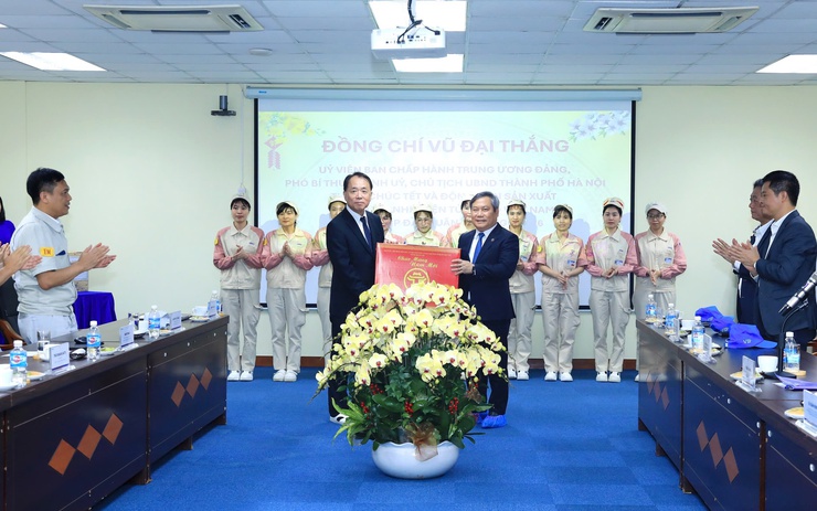 Chủ tịch Hà Nội Vũ Đại Thắng thăm, động viên sản xuất các công ty điện tử Meiko, Samsung Việt Nam- Ảnh 6.