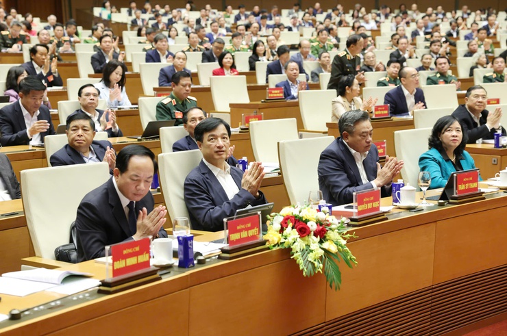 Tập trung hoàn thành các dự án hạ tầng trọng điểm quốc gia, quy mô lớn, kết nối liên vùng, quốc tế- Ảnh 1.