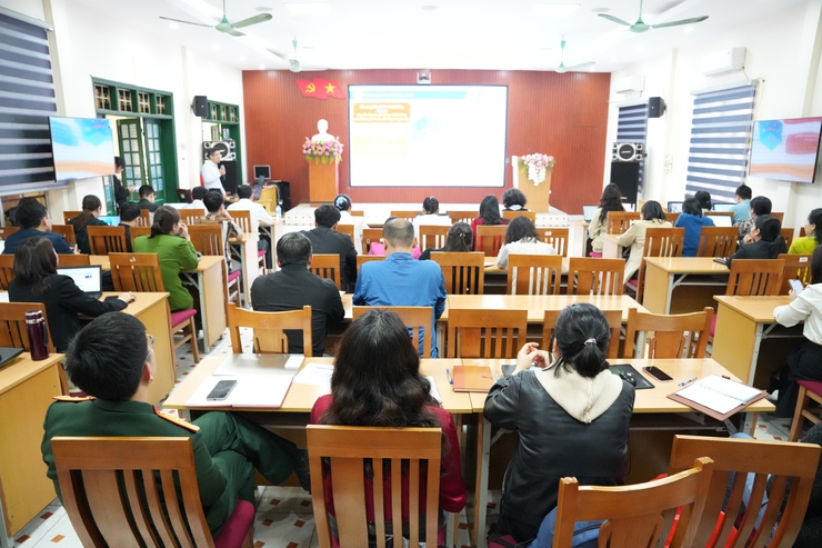 Sơn Tây đẩy mạnh chuyển đổi số, tập huấn ứng dụng Trung tâm điều hành thông minh (IOC)- Ảnh 2.