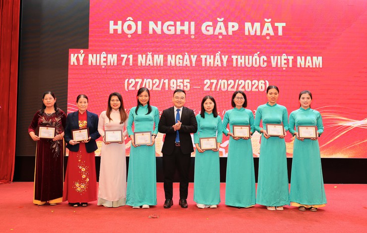 Ngành Y tế phường Việt Hưng khẳng định vai trò nòng cốt trong chăm sóc, bảo vệ và nâng cao sức khỏe Nhân dân- Ảnh 6.