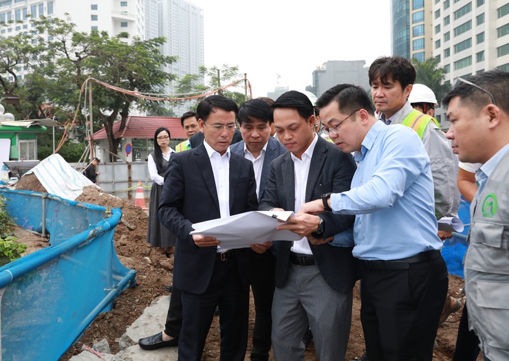 Đẩy nhanh tiến độ thi công, thu hẹp rào chắn hoàn trả mặt bằng giảm ùn tắc giao thông- Ảnh 3.