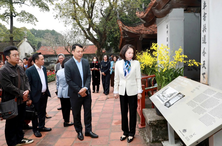 Phó Chủ tịch UBND Thành phố Vũ Thu Hà kiểm tra công tác tổ chức kỷ niệm 950 năm Quốc Tử Giám- Ảnh 2.