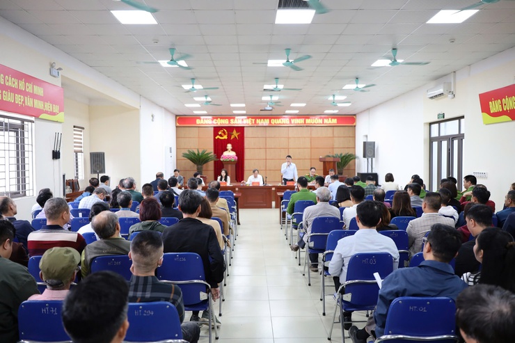 Phường Lĩnh Nam công khai lộ trình xử lý trên 170 kho, xưởng, bến bãi vi phạm khu vực bãi sông Hồng- Ảnh 1.