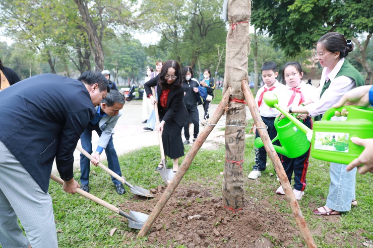 Phường Hai Bà Trưng tổ chức Lễ ra quân Tháng Thanh niên năm 2026 và phát động Tết trồng cây- Ảnh 6.