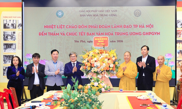 Phó Chủ tịch UBND Thành phố Trương Việt Dũng thăm Chùa Yên Phú và doanh nghiệp INTECH- Ảnh 1.