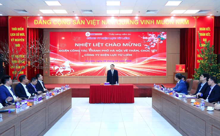 Phó Chủ tịch HĐND Thành phố Phạm Quí Tiên thăm, chúc Tết Công ty Điện lực Từ Liêm- Ảnh 1.