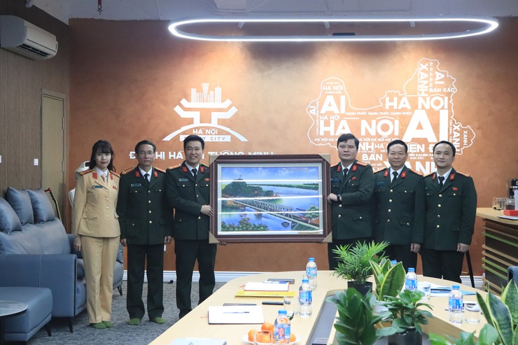 Công an thành phố Hà Nội - Công an tỉnh Thanh Hóa: Trao đổi kinh nghiệm về công tác chuyển đổi số- Ảnh 4.