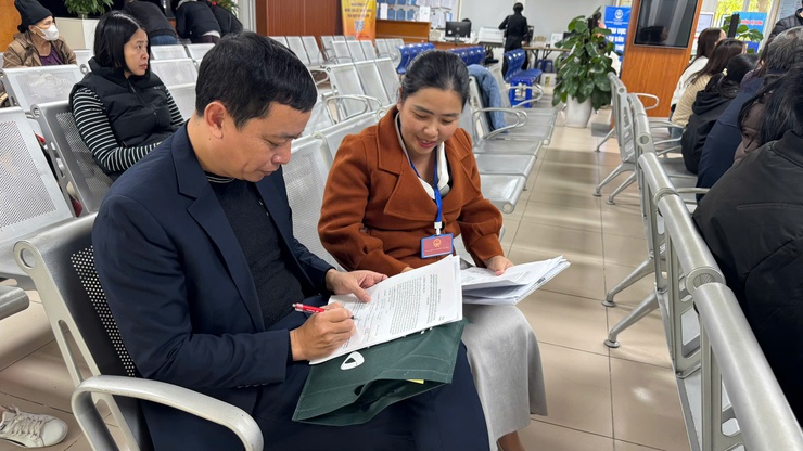 Phường Việt Hưng: Những kết quả nổi bật trong công tác cải cách hành chính và chuyển đổi số năm 2025- Ảnh 4.