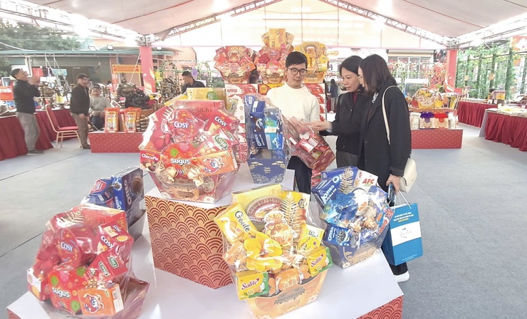 Hà Nội tổ chức không gian trưng bày sản phẩm tiêu biểu gắn kết Hội chợ hoa xuân Tết Bính Ngọ 2026 - Đẩy mạnh quảng bá hàng Việt- Ảnh 1.