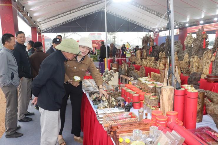 Hà Nội tổ chức không gian trưng bày sản phẩm tiêu biểu gắn kết Hội chợ hoa xuân Tết Bính Ngọ 2026 - Đẩy mạnh quảng bá hàng Việt- Ảnh 3.