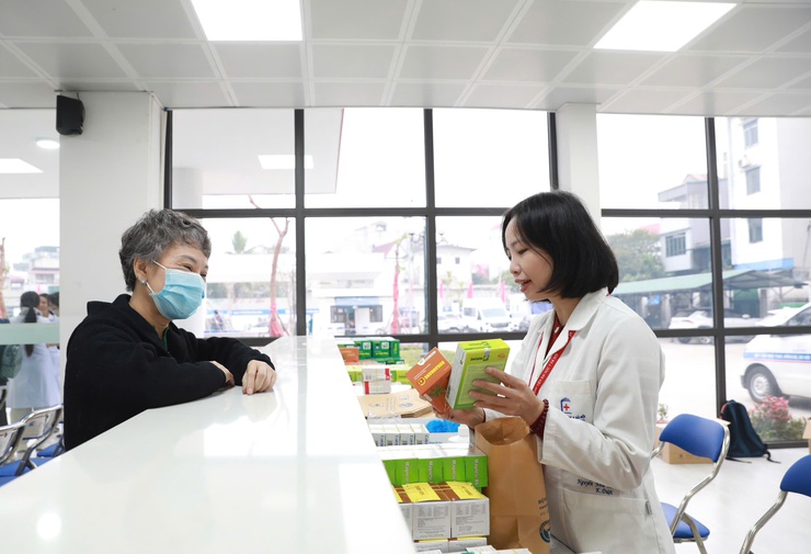 Phường Vĩnh Hưng khám sức khỏe miễn phí cho gần 200 người cao tuổi hưởng trợ cấp xã hội- Ảnh 7.