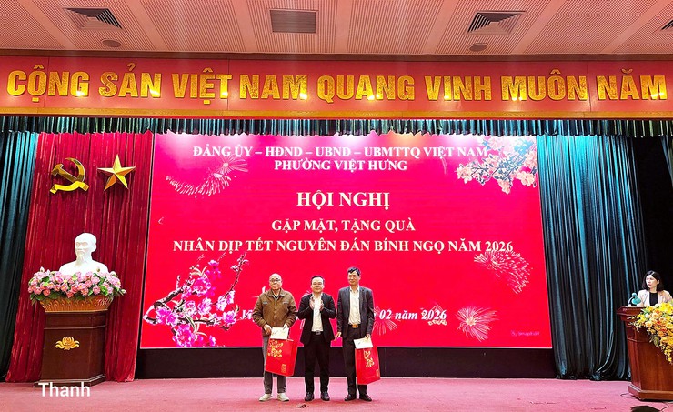 Phường Việt Hưng tặng quà, tri ân người có công dịp Tết Nguyên đán Bính Ngọ 2026- Ảnh 3.