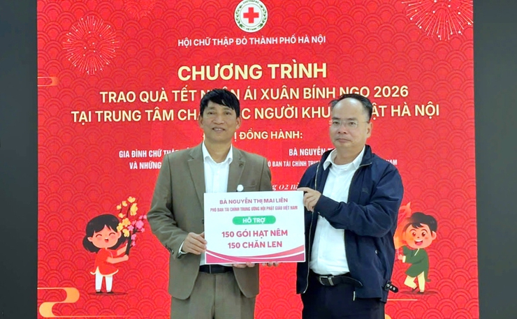 Tết ấm áp, yêu thương tại Trung tâm Chăm sóc người khuyết tật Hà Nội- Ảnh 1.