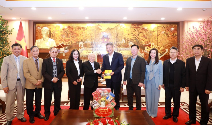 Đại diện các tổ chức Tôn giáo thăm, chúc Tết thành phố Hà Nội- Ảnh 1.