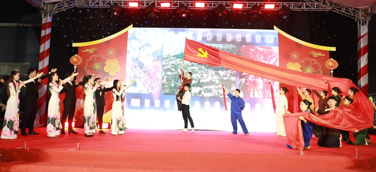 Phường Hoàng Mai khai mạc Chợ hoa Xuân Bính Ngọ 2026- Ảnh 2.