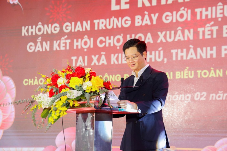 Khai mạc không gian trưng bày sản phẩm thương mại tiêu biểu, gắn với Hội chợ hoa Xuân Bính Ngọ xã Kiều Phú- Ảnh 4.