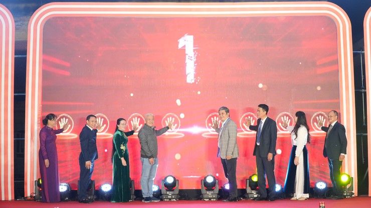 Phuong Duc Commune opens Binh Ngo spring handicraft exhibition promoting craft villages- Ảnh 1.