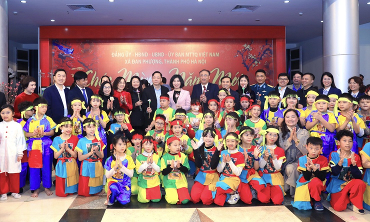 Chủ tịch HĐND Thành phố Phùng Thị Hồng Hà dự Ngày hội “Tết sum vầy - Xuân ơn Đảng” tại xã Đan Phượng- Ảnh 7.