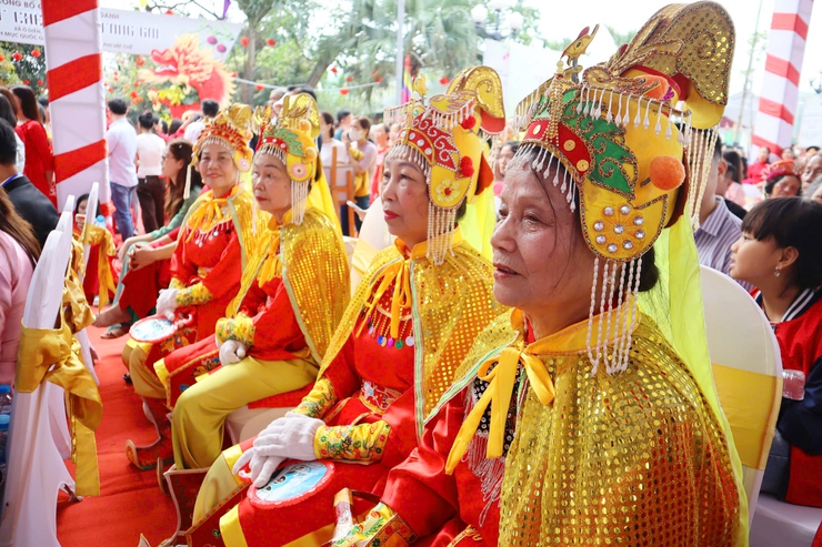 Lễ công bố quyết định ghi danh “Hội hát Chèo Tàu Tổng Gối” là di sản văn hóa phi vật thể quốc gia- Ảnh 12.