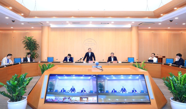 Hanoi Mayor urges craft village, industrial cluster growth- Ảnh 1.