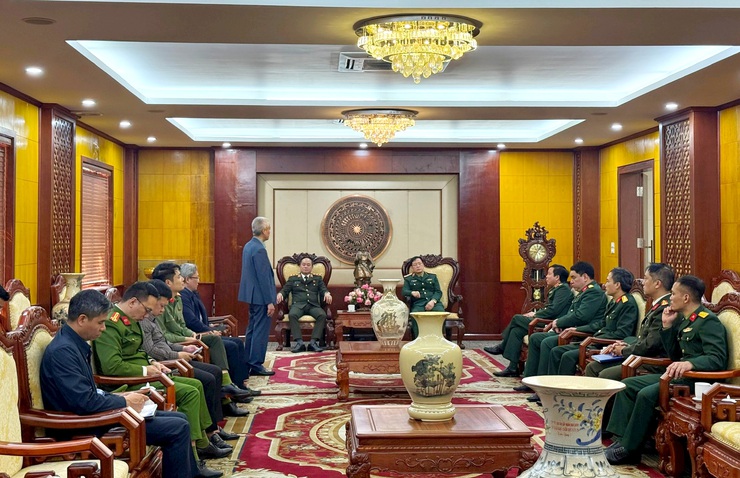 Đoàn công tác số 09 Thành ủy Hà Nội kiểm tra công tác chuẩn bị bầu cử tại một số đơn vị- Ảnh 1.