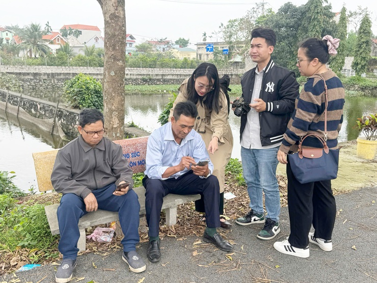 Lớp học “Công dân số bạc” tại xã Quảng Bị: Lan tỏa kỹ năng số cho người cao tuổi- Ảnh 1.