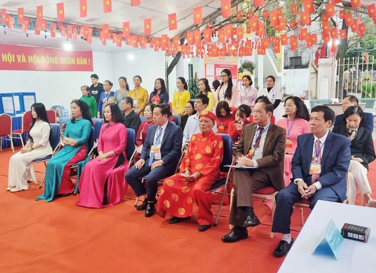 Cử tri phường Đại Mỗ nô nức thực hiện quyền công dân- Ảnh 3.