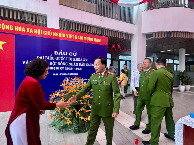 Ban Giám đốc Công an thành phố Hà Nội kiểm tra công tác bảo đảm an ninh, trật tự và tham gia bầu cử- Ảnh 3.