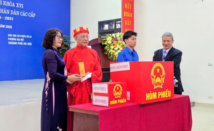 Cử tri phường Đại Mỗ nô nức thực hiện quyền công dân- Ảnh 5.