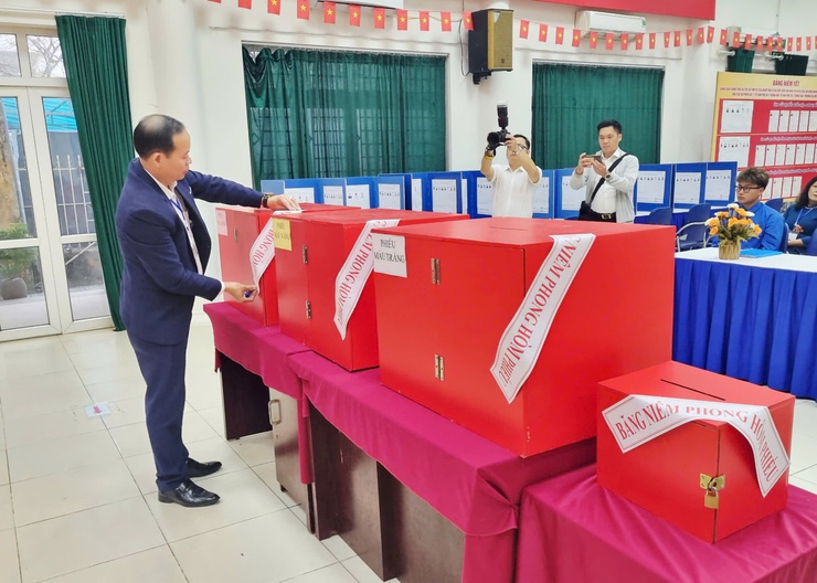 Cử tri phường Đại Mỗ nô nức thực hiện quyền công dân- Ảnh 6.