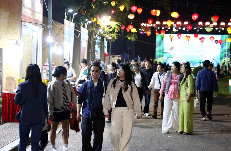 Gần 80 nghìn lượt khách trải nghiệm tại Lễ hội Du lịch Hà Nội 2026- Ảnh 2.