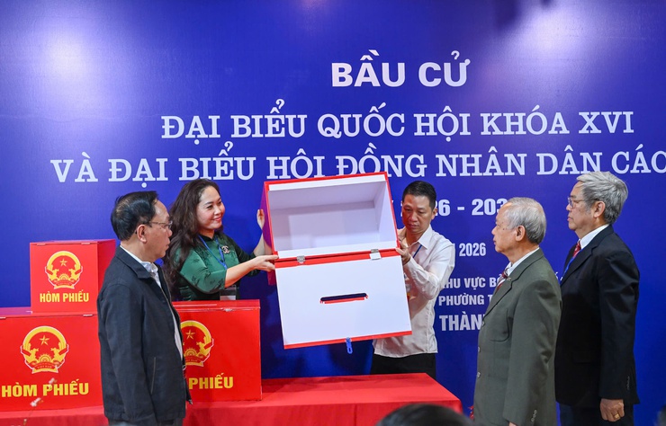 Lãnh đạo Trung ương và Thành phố tham dự Lễ khai mạc bầu cử tại phường Thanh Xuân- Ảnh 2.