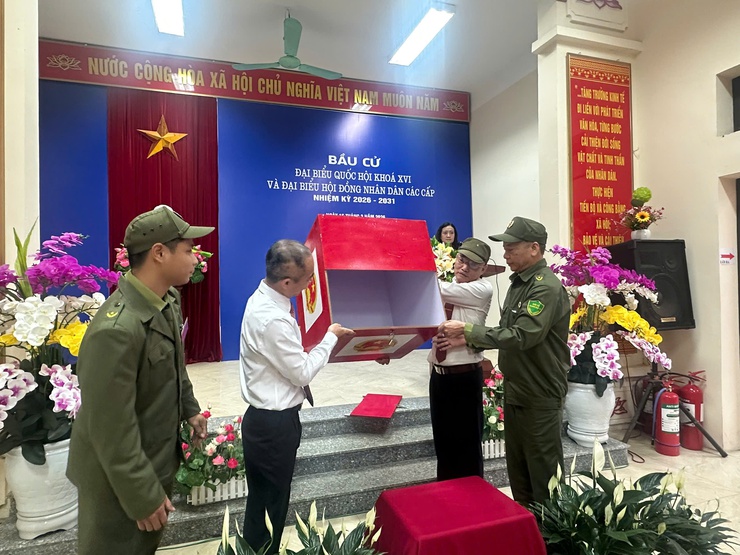 Hơn 38.000 cử tri phường Hoàng Liệt thực hiện quyền và nghĩa vụ công dân- Ảnh 3.